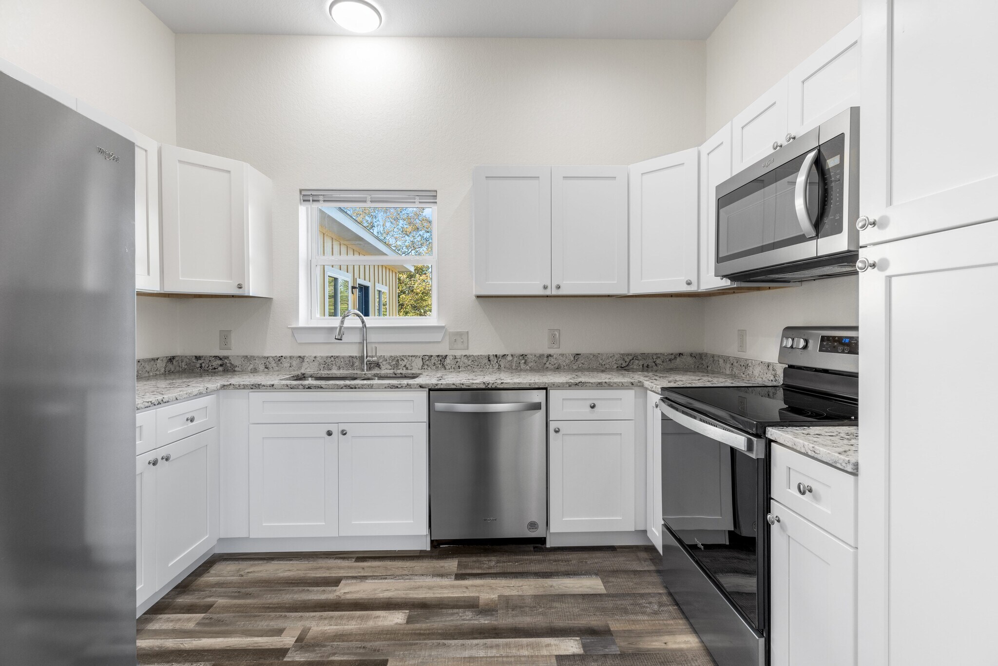 Building Photo - 705 Fifth St