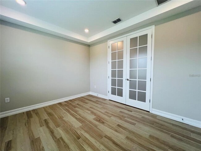 Building Photo - 4567 Tivoli Dr