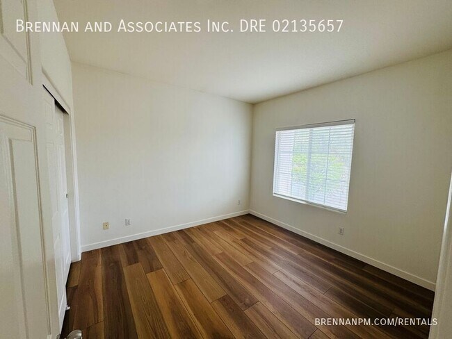Building Photo - 835 Calle Lagasca