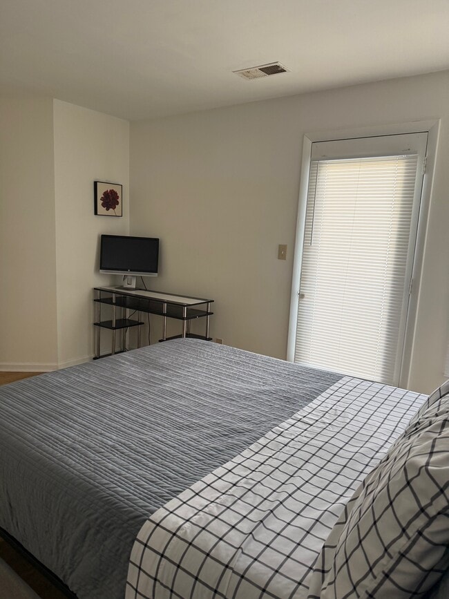 Building Photo - 11 Hamiltons Bay Ct