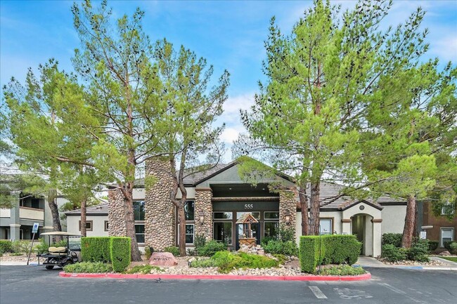 Building Photo - 555 E Silverado Ranch Blvd