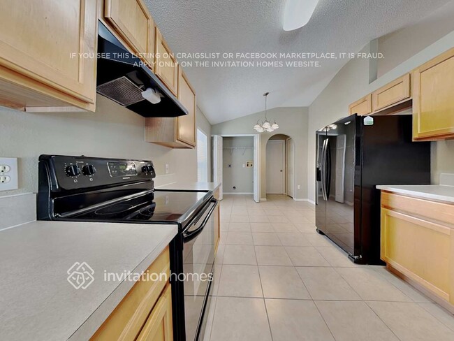 Building Photo - 24833 Mary Beth Ct