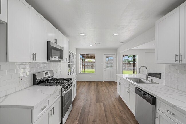 Building Photo - 6727 Shelby Oaks Dr