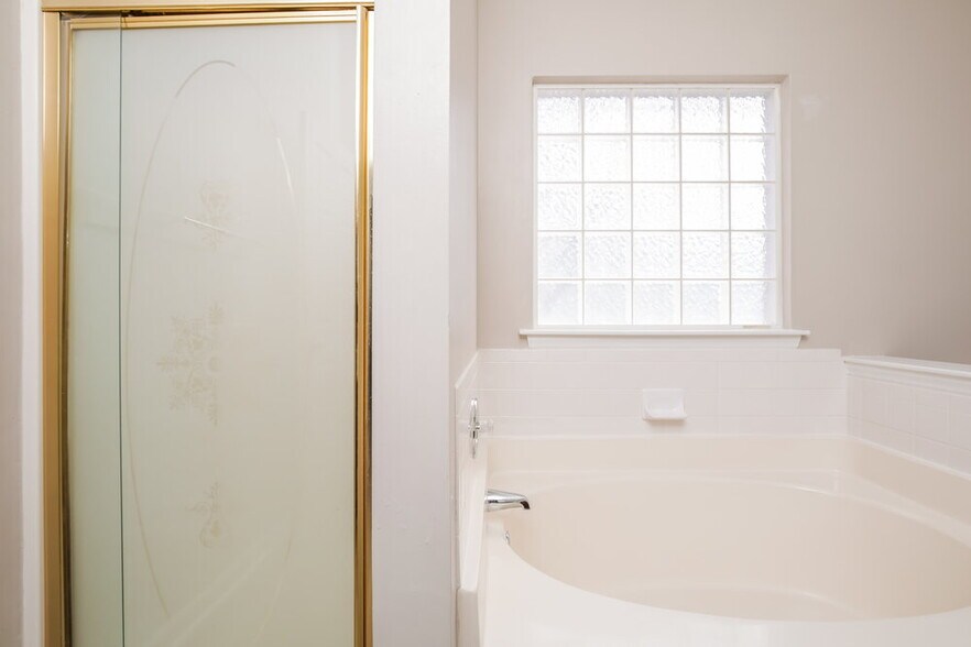 Building Photo - 209 Mingocrest Dr