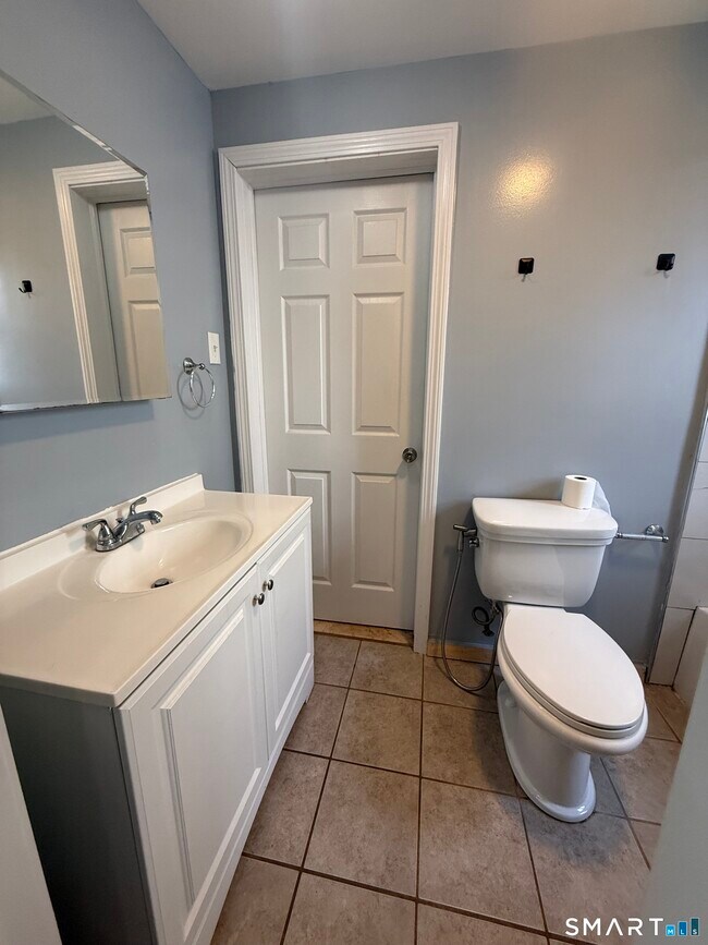 Building Photo - 553 1st Ave