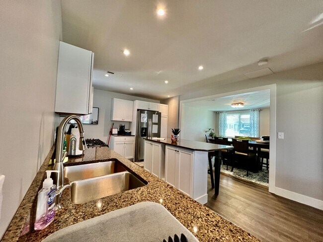 Building Photo - Quaint 4 Bedroom furnished Ranch Home in Mason Ohio