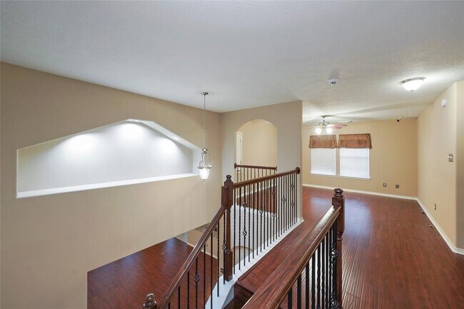 Building Photo - 8406 Oak Villa Ct