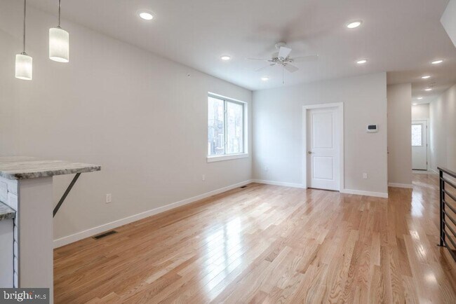 Building Photo - 1712 S 19th St