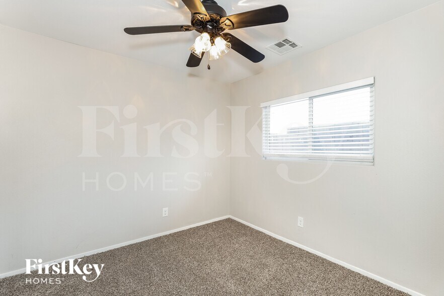 Building Photo - 8297 Oliver Twist Ln