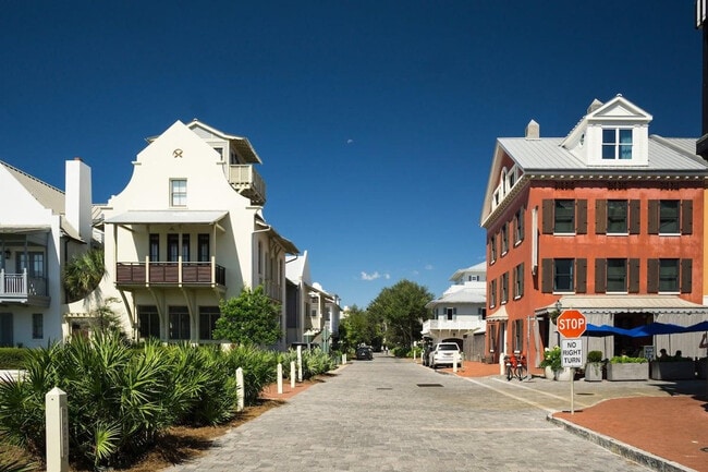 Building Photo - 122 Georgetown Ave