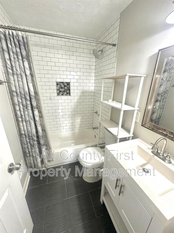 Building Photo - 2975 McGlynn Ct