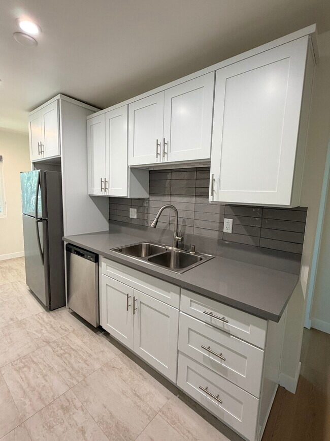 Kitchen - 1724 Arizona Ave