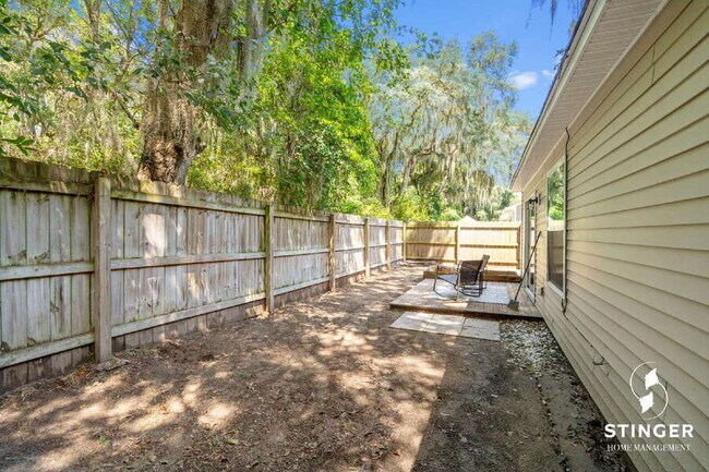 Building Photo - 13 Brindlewood Dr