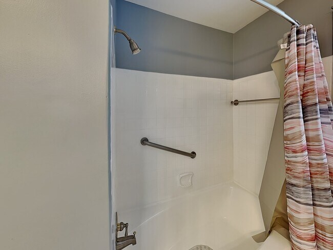 Building Photo - 3020 Wenonah Park Pl SW