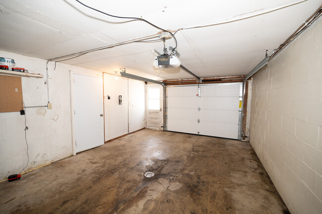 Building Photo - 2418 23rd Ave NW