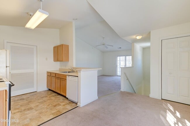 Building Photo - 304 Heritage Way