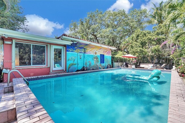 Building Photo - 9325 NE 5th Ave