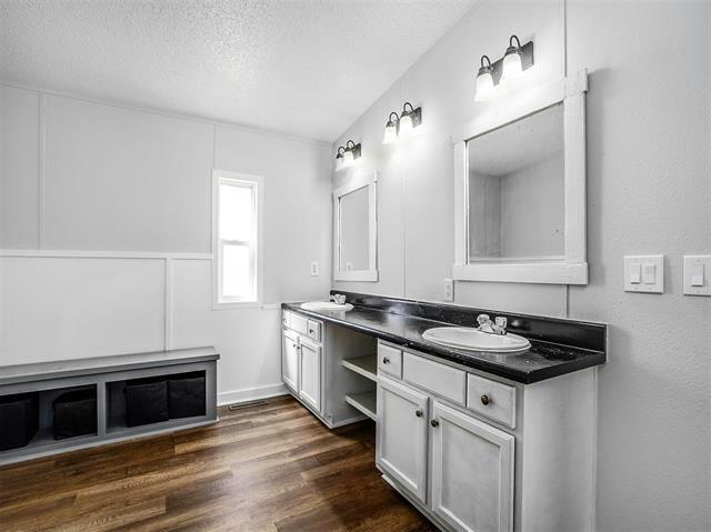 Building Photo - 9558 Diamond Avenue