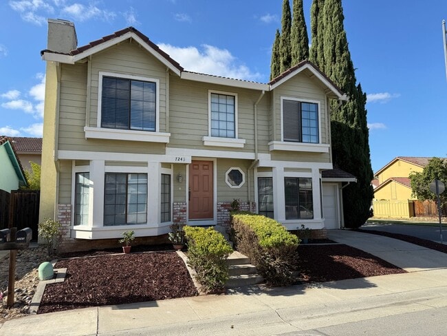Building Photo - 4 Bedroom Almaden Home