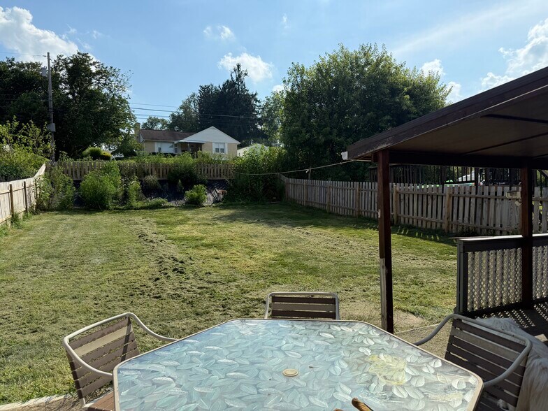 Building Photo - 10 Lincoln St