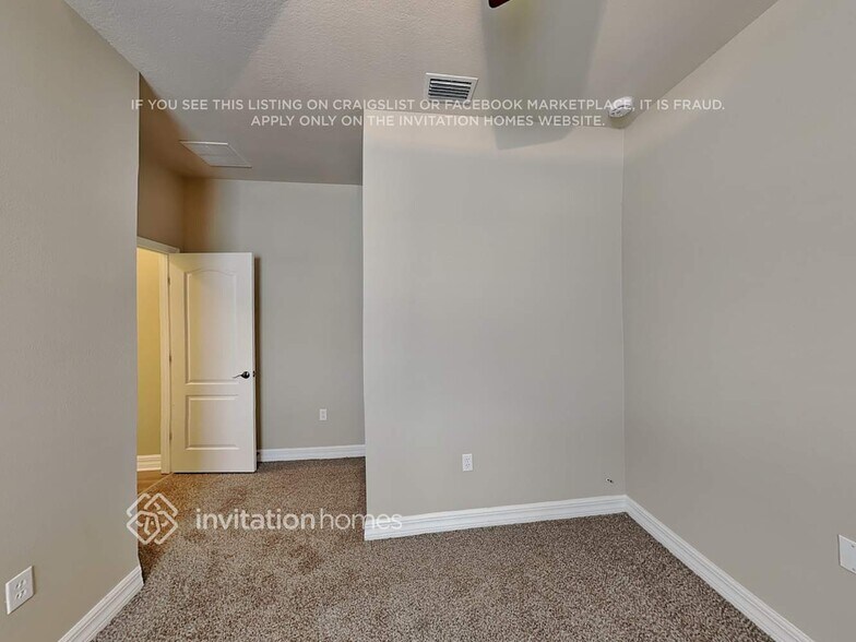 Building Photo - 11140 Running Pine Dr