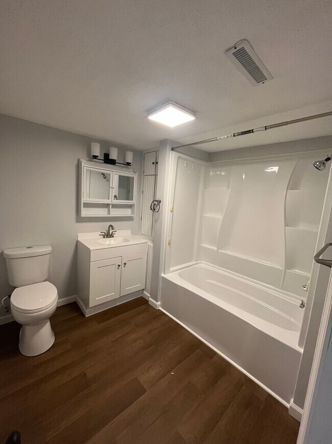 Building Photo - 2 bedroom home available in Cherry Valley