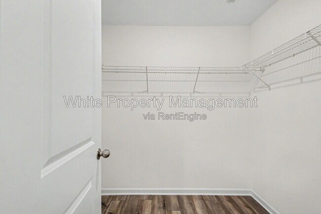 Building Photo - 313 W 18th St