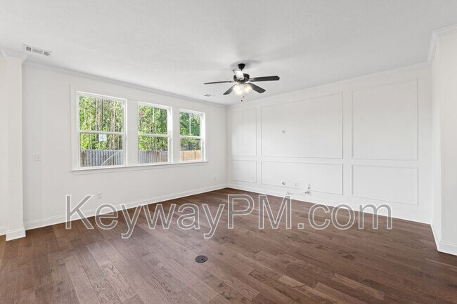 Building Photo - 738 Woodvine Dr
