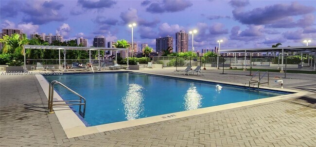 Building Photo - 18021 Biscayne Blvd