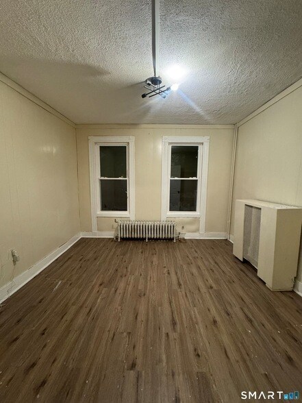 Building Photo - 18 Woolsey St