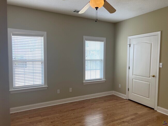 Building Photo - 104 Prestige Dr