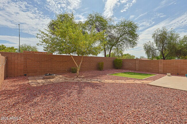 Building Photo - 5245 N 125th Ave