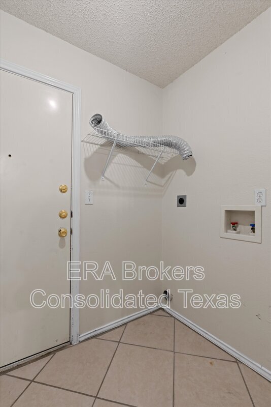 Building Photo - 101 Ina Ct