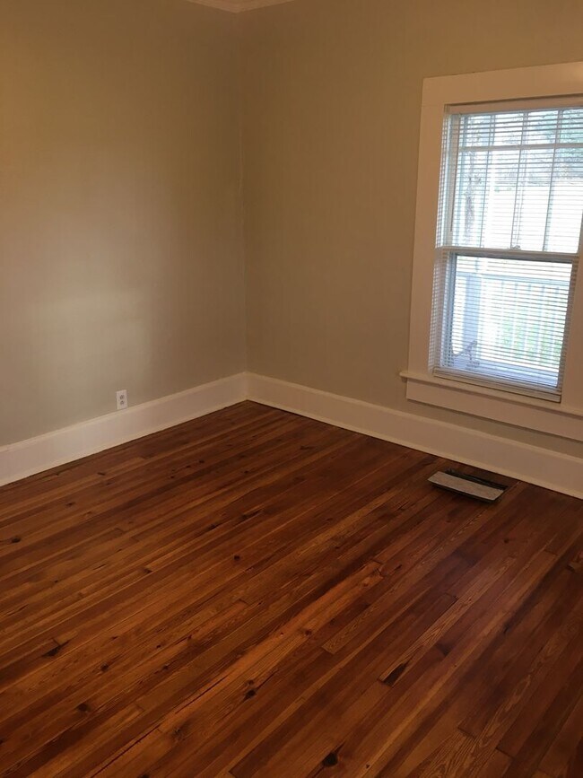 Building Photo - Large 3/1 House near Shannon $1,395