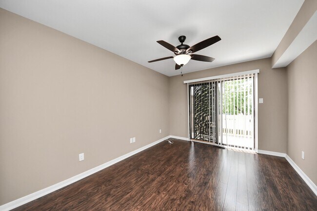 Building Photo - 7821 Theissetta Dr