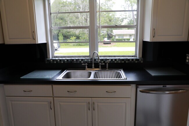 Building Photo - Magnolia Heights