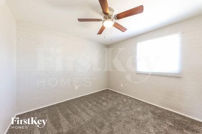 Building Photo - 5037 W Krall St