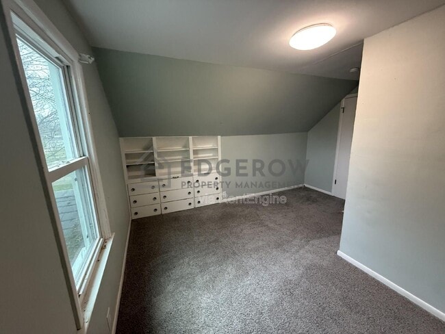 Building Photo - 1585 Wilson Ave SW