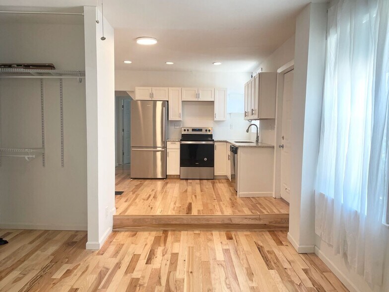 Building Photo - 3942 Wallace St