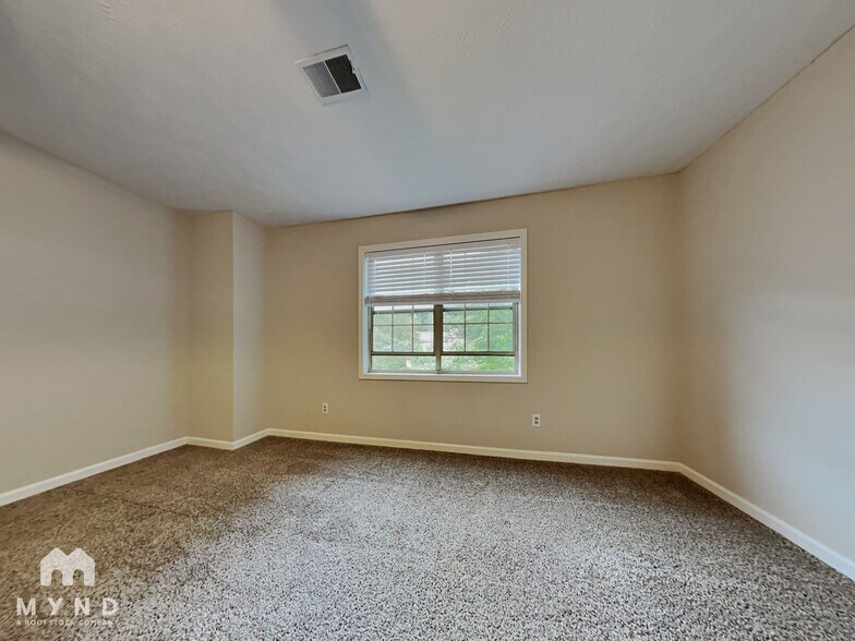 Building Photo - 4560 Coopers Creek Pl SE