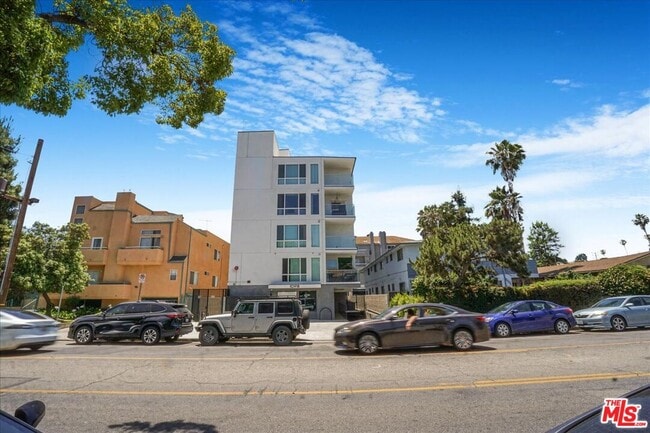 Building Photo - 10918 Camarillo St