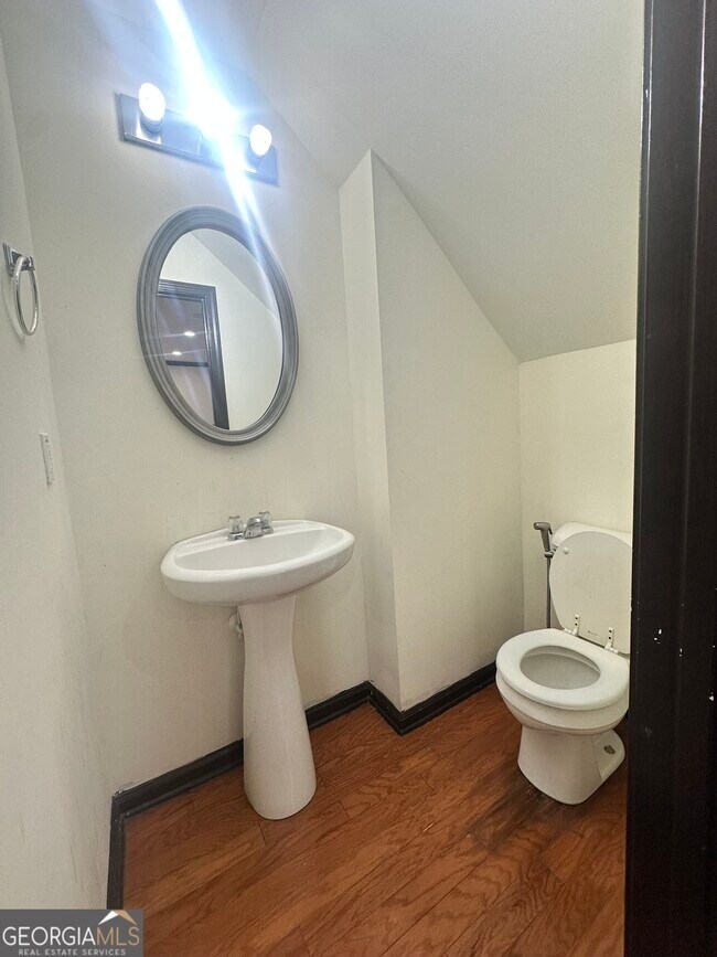 Building Photo - 186 Bellewood Oak Dr