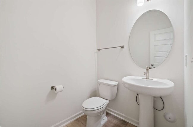 Building Photo - Spacious 3-Bed Townhouse w/ Two Car Garage