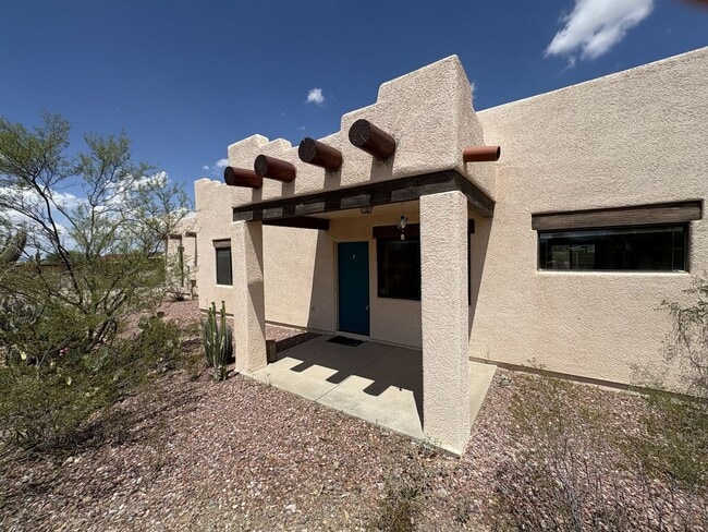 Building Photo - Vail School District Horse property with f...