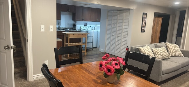 Building Photo - 3230 Mowry Pl