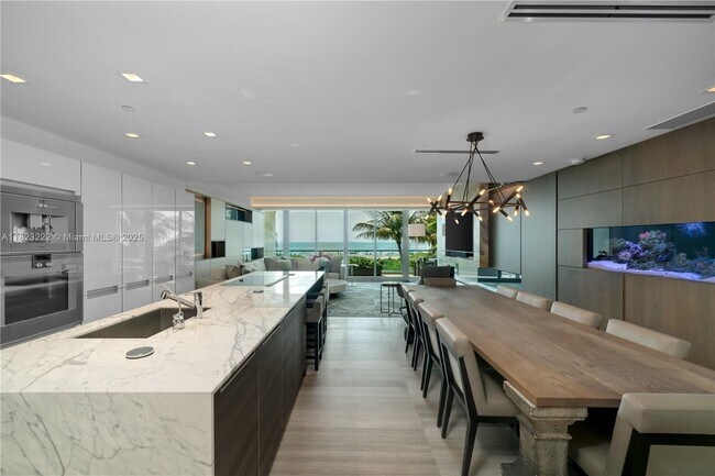 Building Photo - 321 Ocean Dr