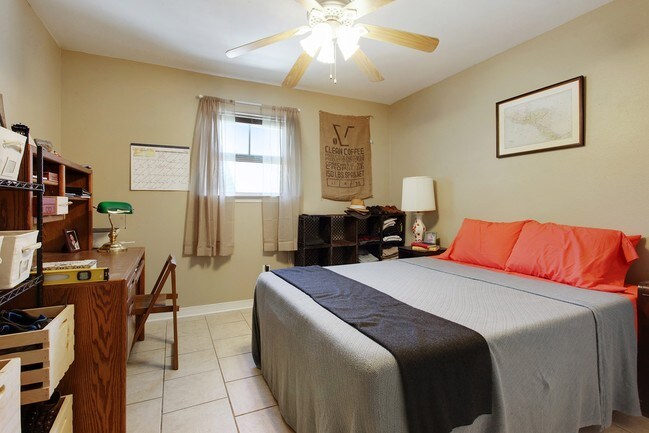 Building Photo - 803 Felicity St