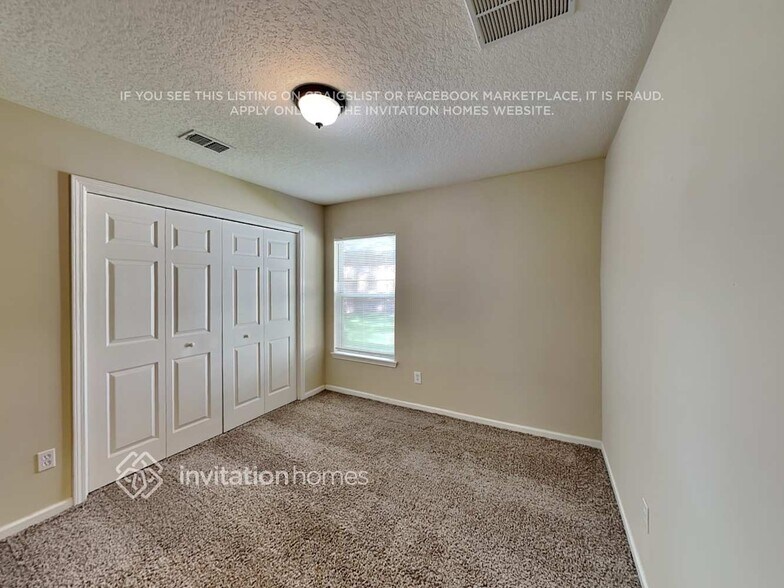 Building Photo - 827 E Red House Branch Rd