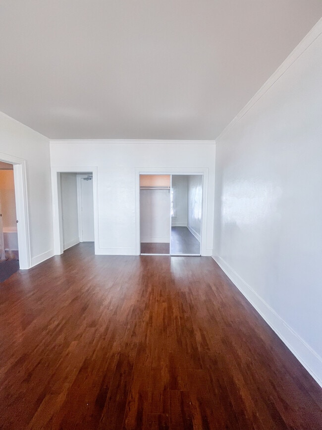 Primary Photo - The Richmond Apartments - Spacious and Ful...