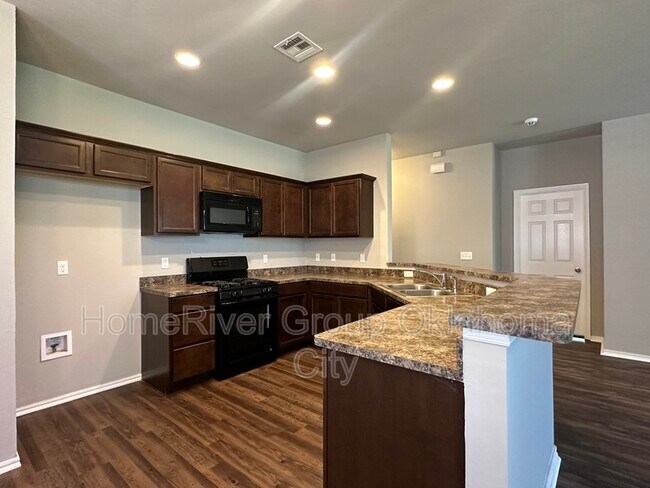 Building Photo - 3508 SE 95th St